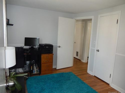 22 Grand St, Enfield CT 06082-4627 exterior