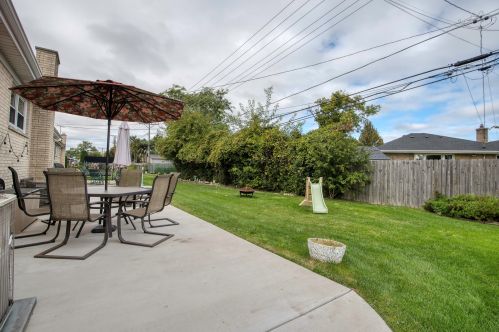 8410 Brodman Ave, Chicago IL 60656-4218 exterior