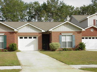 136 Candle Brook Dr, Dothan, AL 36303-1876