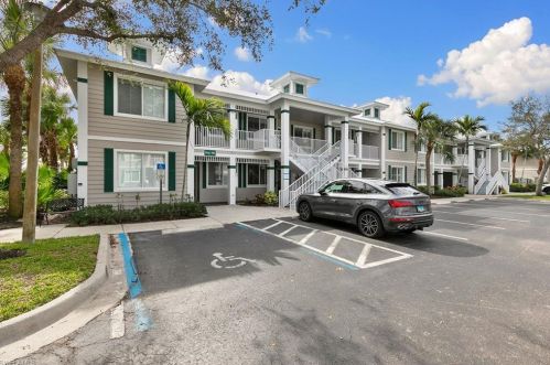 7955 Mahogany Run Ln, Naples FL 34113-1625 exterior