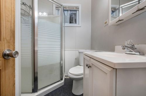 1154 Sanford St, Meskegon MI 49441-2152 exterior