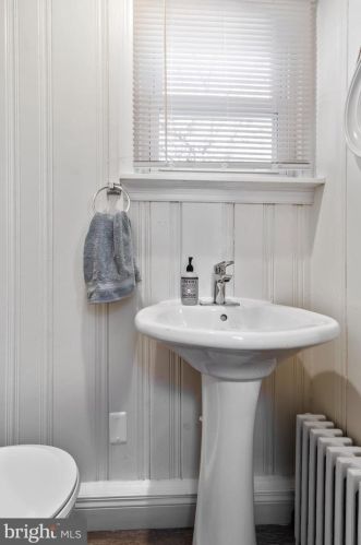 8135 Ardleigh St, Philadelphia PA  19118-3411 exterior