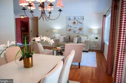 7641 Miller Fall Rd, Rockville MD 20855-1165 exterior