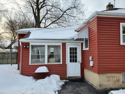 921 Woodlawn Ave, Waukegan IL 60085-2815 exterior