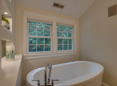 37 Chestnut St, North Andover MA  01845-5211 exterior