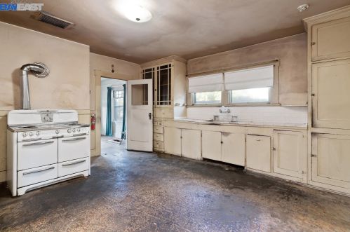 444 Jackson St, San Jose CA 95112-5101 exterior