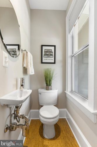 123 Peyton St, Alexandria VA 22314-2723 exterior