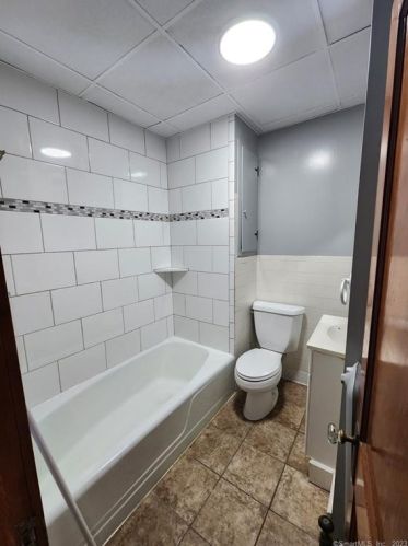 116 Hobart St, Meriden CT 06450-4322 exterior