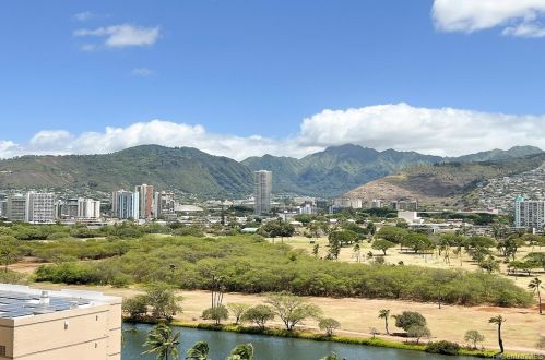 2452 Tusitala St, Honolulu HI  96815-3154 exterior