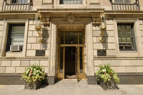 3100 Sheridan Rd, Chicago IL 60657-4931 exterior