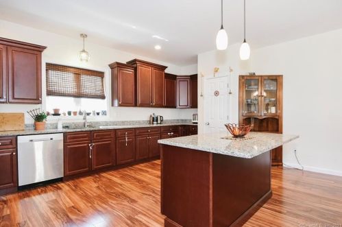 47 Windermere Vlg Rd, Ellington CT exterior