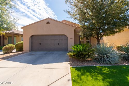 253 Jade Dr, Chandler, AZ 85286-1646