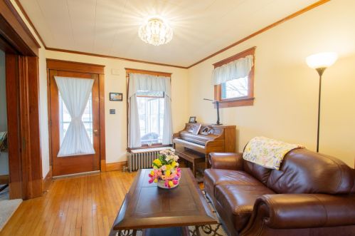 216 Fremont St, Watertown WI 53098-1302 exterior