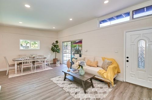 511 Rosslynn Ave, Fullerton CA  92832-2725 exterior