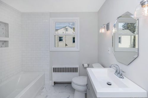 42 Lepage Rd, Windsor CT  06095-4443 exterior