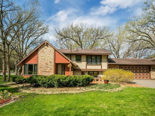 1207 Carlson Lake Ln, Saint Paul, MN 55123-1711