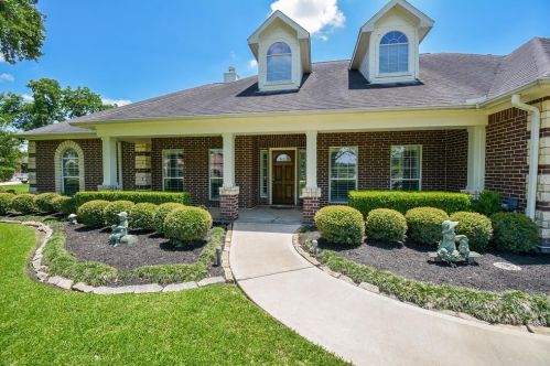 32727 Westminster Dr, Fulshear TX 77441-4097 exterior