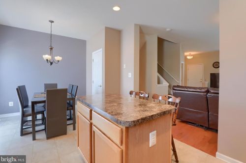 212 Kentshire Dr, Lancaster PA 17603-8851 exterior