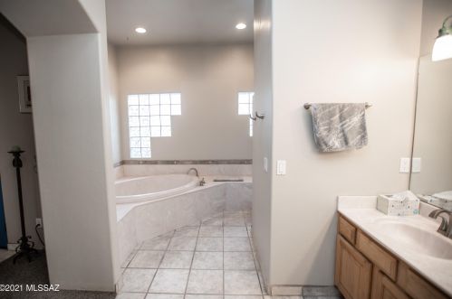 5575 Camino De Oeste, Tucson AZ 85742-9676 exterior