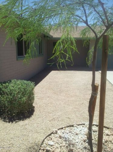 3135 Desert Cove Ave, Phoenix AZ  85028-2609 exterior
