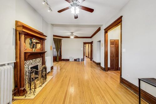 4053 Greenview Ave, Chicago IL 60626-4217 exterior