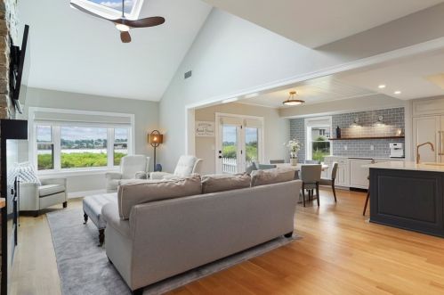 5 Ketch Ln, Quincy MA  02171-1552 exterior