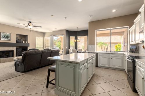 1872 Lantana Dr, Chandler AZ  85248-2170 exterior