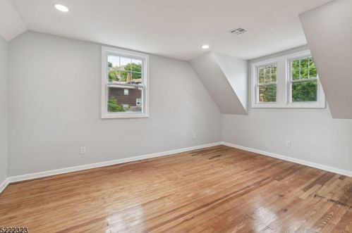 24 Westminster Ter, Town Center NJ 07052-2735 exterior