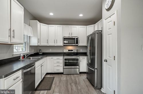 36 Linda Ln, Chester PA 19014-1870 exterior