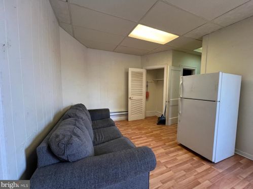 4814 Broad St, Philadelphia PA 19146-2203 exterior