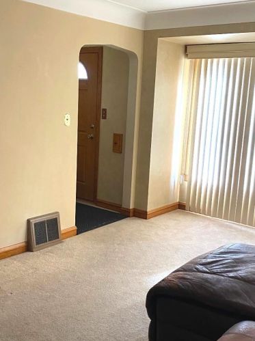 5704 Natoma Ave, Chicago, IL 60638-3329