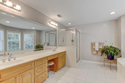 1032 Lk Dr, Gainesville GA 30506-1728 exterior