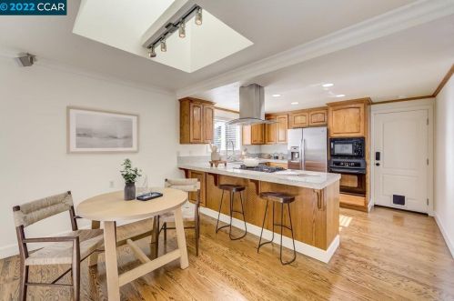 760 Citrus Ave, Concord CA  94518-2339 exterior