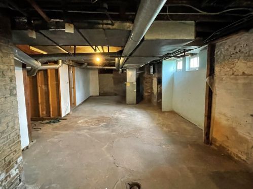 904 Hickory St, Waukegan IL 60085-1939 exterior