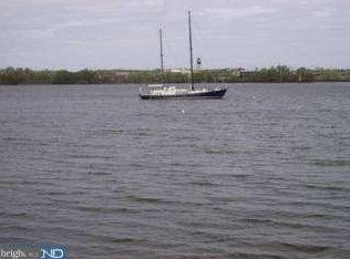 204 2 St, Riverton NJ 08077-1169 exterior