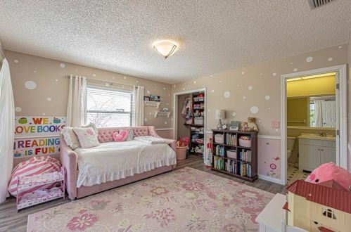 9018 Gln Moor Ln, Port Richey FL 34668-4945 exterior