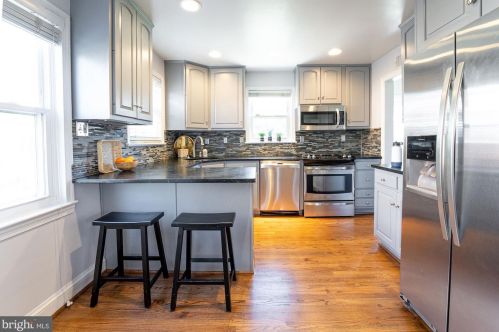 151 Moncure Dr, Alexandria VA 22314-4946 exterior