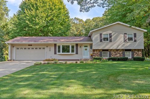 2710 Orshal Rd, Meskegon, MI 49445-8665