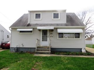 14801 Gallatin Blvd, Cleveland, OH 44142-2426