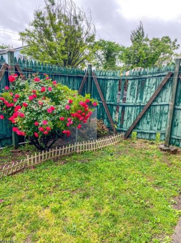 287 Hunterdon St, Newark NJ 07103-2677 exterior