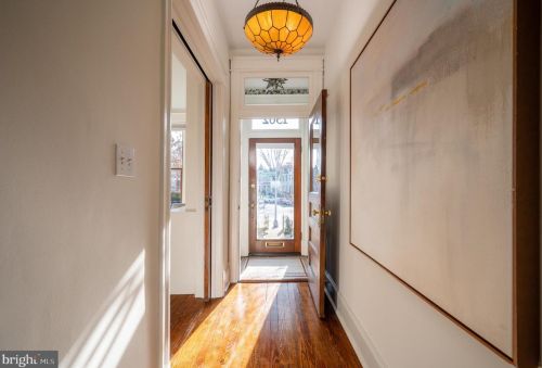 1302 Massachusetts Ave, Washington DC 20019-2941 exterior