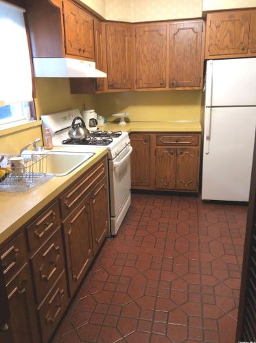 5 Balfour St, Valley Stream NY 11580-1524 exterior