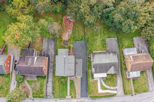 213 Dorothy Dr, Pittsburgh PA 15235-1829 exterior