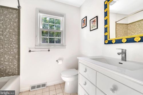 13 Cleveland Rd, Princeton NJ 08540-7420 exterior