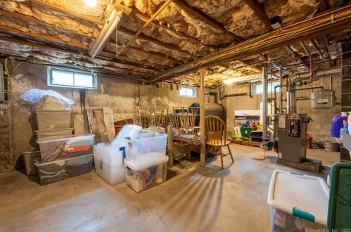 9 Pne Dr, Windsor CT 06095-3531 exterior