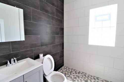 2234 California, Chicago IL 60645-3009 exterior