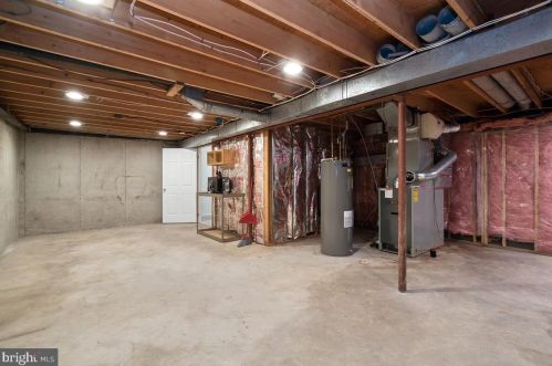 2 Granby Ct, Rockville MD 20855-1406 exterior