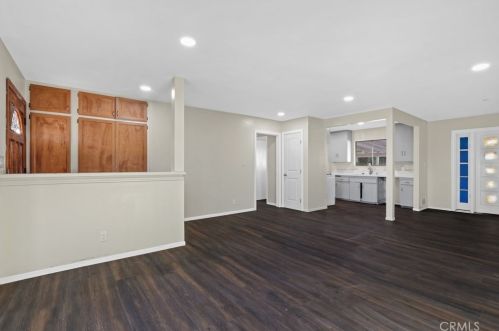 831 Maplewood Ave, Fullerton CA  92832-2625 exterior