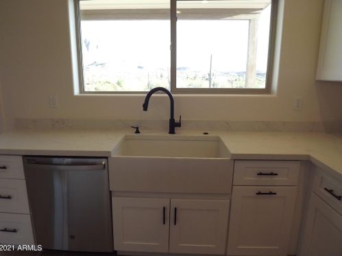 48118 Coyote Pass Rd, Phoenix AZ exterior