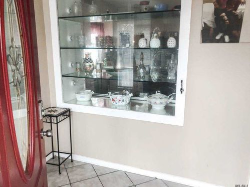 6 Vondran St, Huntington Station NY exterior